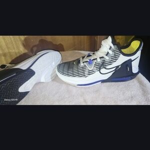 Nike Men's Black, White, and Blue Athletic Shoes